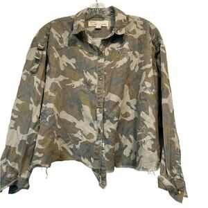 VINTAGE HAVANA CAMOUFLAGE CROPPED RAW HEM LONG SLEEVE BUTTON UP JACKET SHIRT S